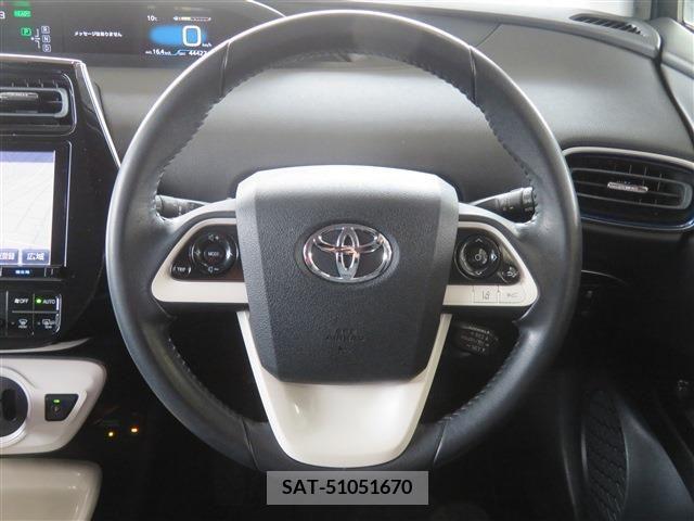 Toyota PRIUS 2017-07 205807-11