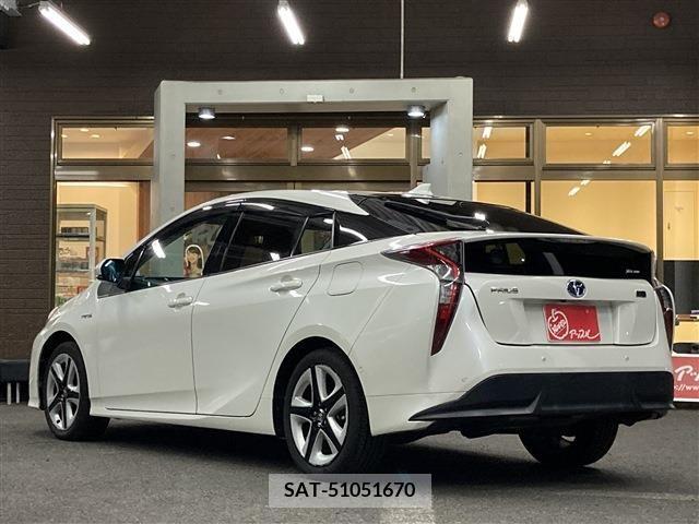 Toyota PRIUS 2017-07 205807-4