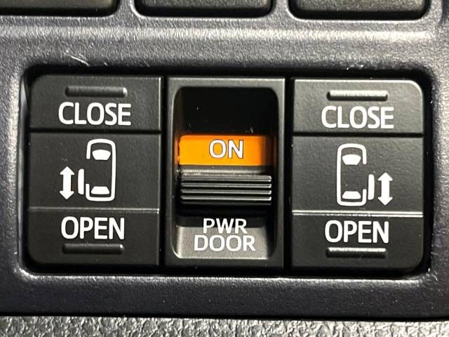 Toyota VOXY 2015-01 15494-5