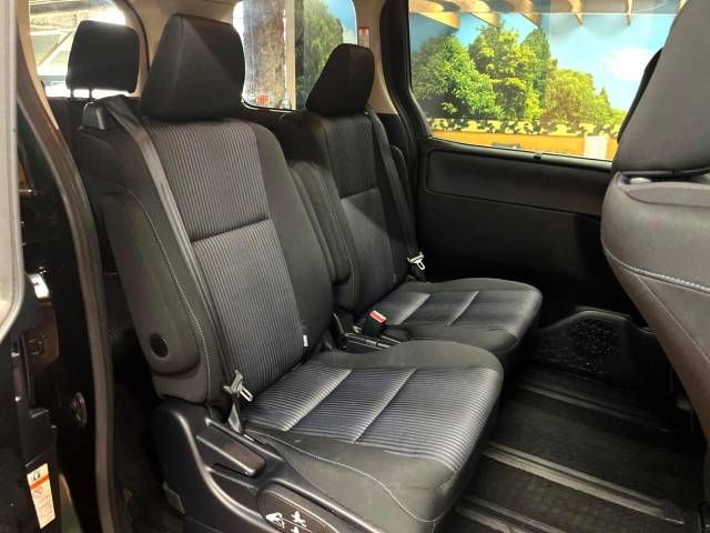 Toyota VOXY 2015-01 15494-9