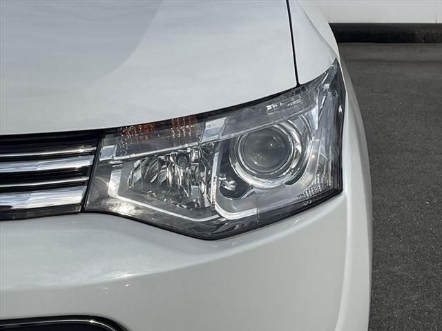 Mitsubishi OUTLANDER PHEV 2014-01 188718-8