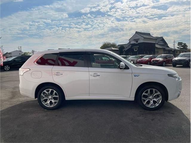 Mitsubishi OUTLANDER PHEV 2014-01 188718-3