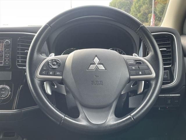 Mitsubishi OUTLANDER PHEV 2014-01 188718-24