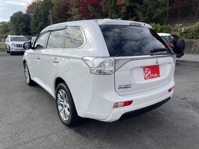 Mitsubishi OUTLANDER PHEV 2014-01 188718-6