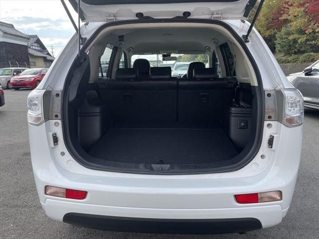 Mitsubishi OUTLANDER PHEV 2014-01 188718-23