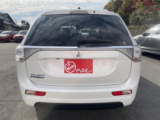 Mitsubishi OUTLANDER PHEV 2014-01 188718-5
