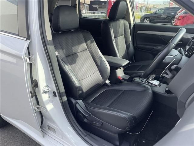 Mitsubishi OUTLANDER PHEV 2014-01 188718-19