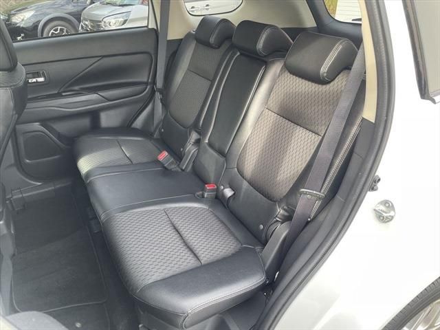 Mitsubishi OUTLANDER PHEV 2014-01 188718-22