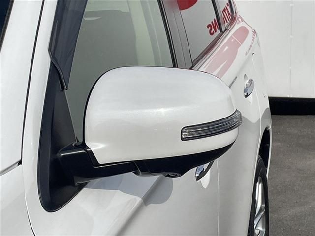 Mitsubishi OUTLANDER PHEV 2014-01 188718-12