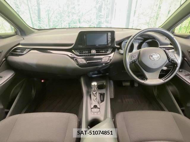 Toyota C-HR 2017-09 323008-1