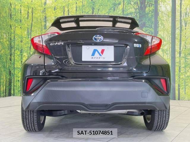 Toyota C-HR 2017-09 323008-15