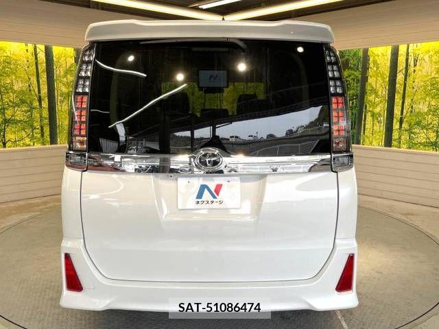 Toyota VOXY 2017-01 376461-16