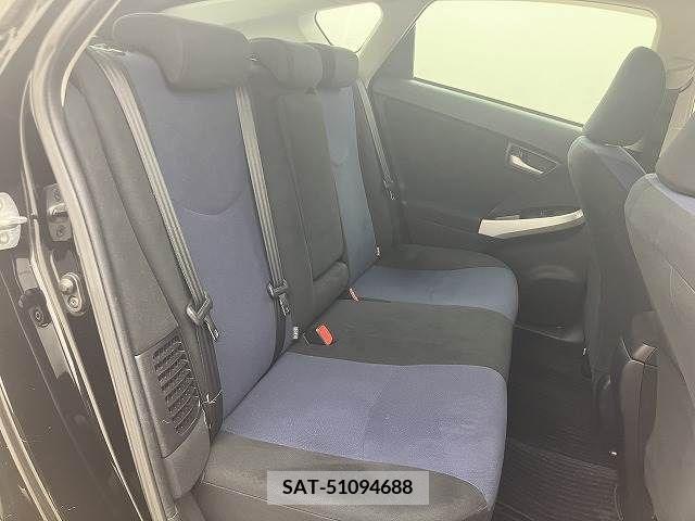 Toyota PRIUS 2013-07 322025-10