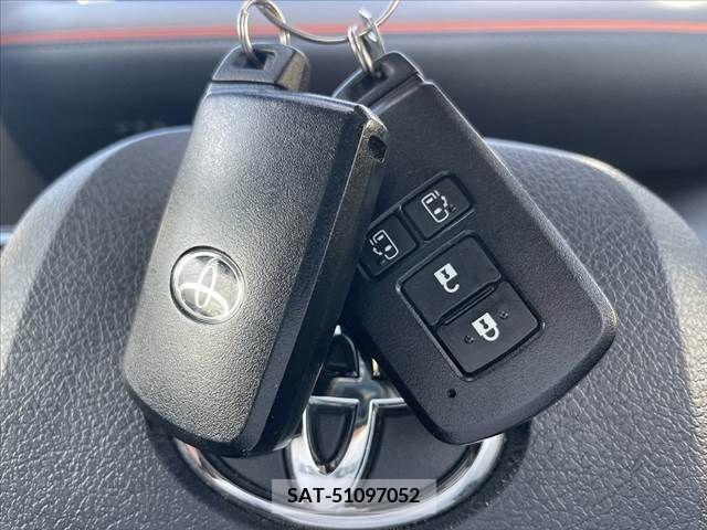 Toyota SIENTA 2018-08 385174-5