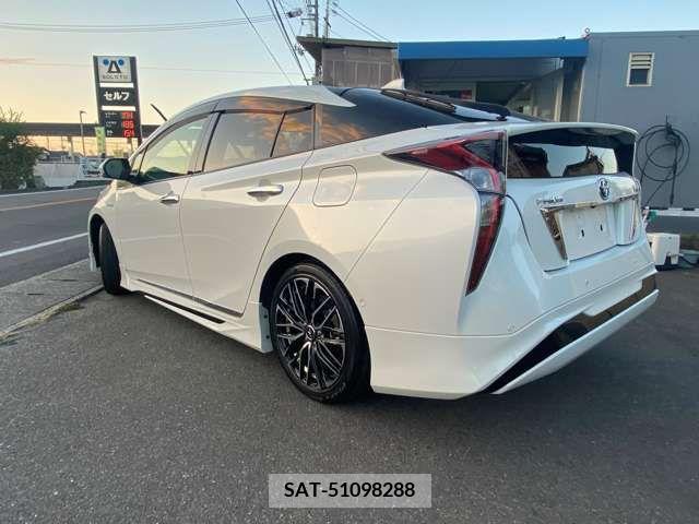 Toyota PRIUS 2018-08 281779-8