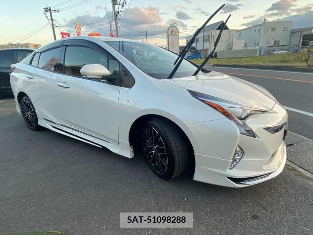 Toyota PRIUS 2018-08 281779-14