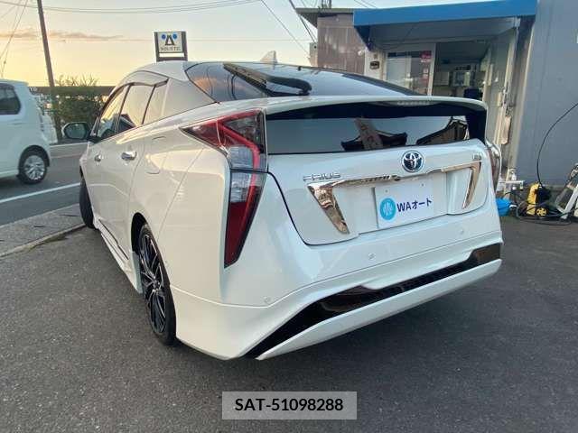 Toyota PRIUS 2018-08 281779-9
