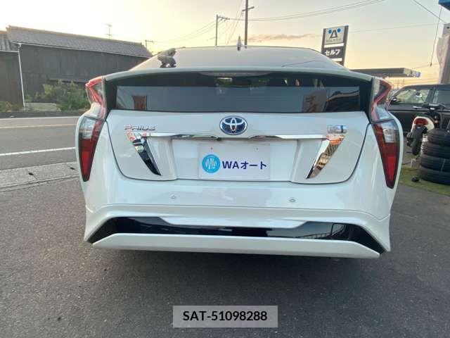 Toyota PRIUS 2018-08 281779-10