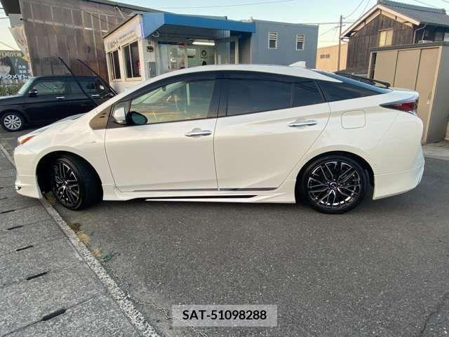Toyota PRIUS 2018-08 281779-7