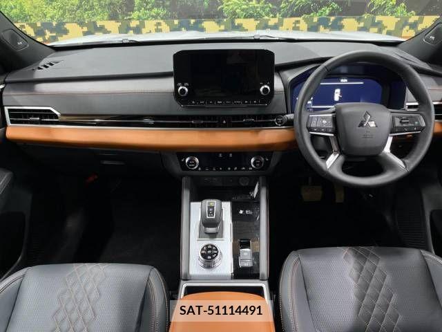 Mitsubishi OUTLANDER PHEV 2023-07 303901-1