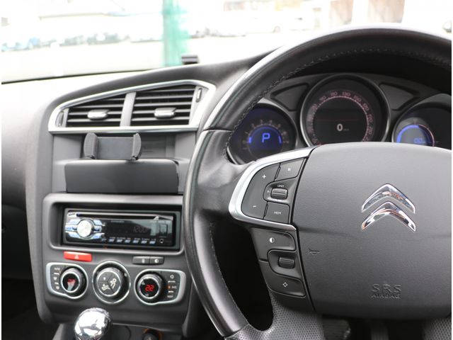 Citroen C4 2016-04 8660-6