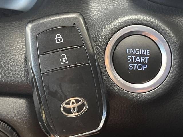 Toyota YARIS 2022-07 27434-7