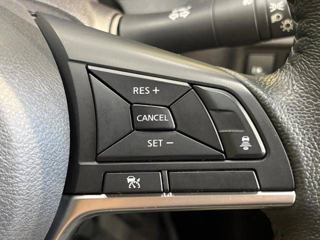 Nissan NOTE 2018-02 14433-5