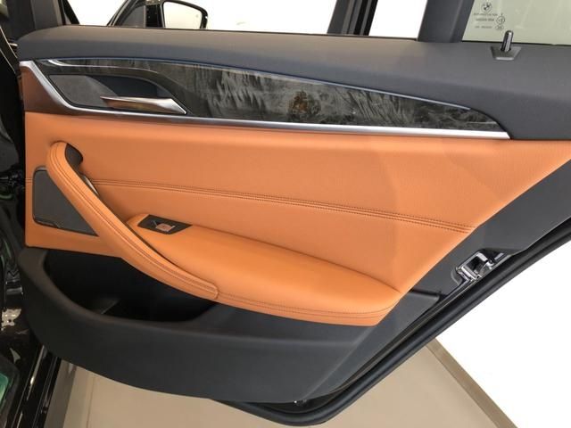 Bmw 5 SERIES 2023-01 16834-29