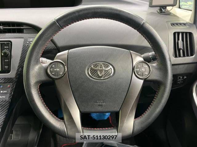Toyota PRIUS 2015-07 221881-11