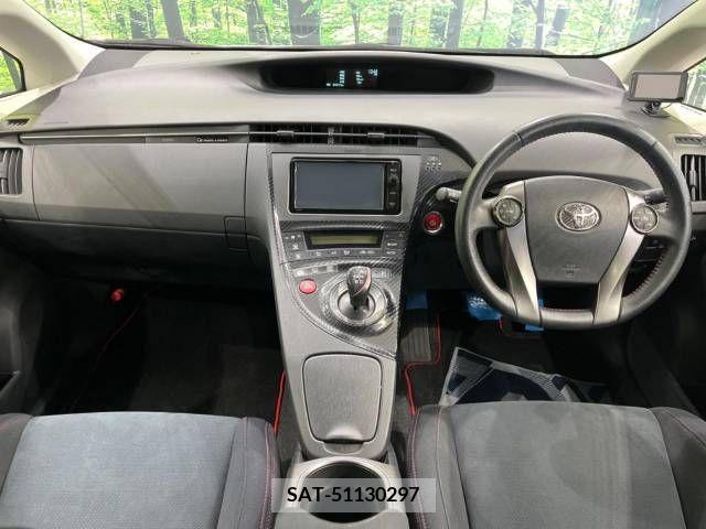 Toyota PRIUS 2015-07 221881-1