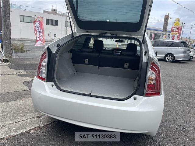 Toyota PRIUS 2013-04 247809-11