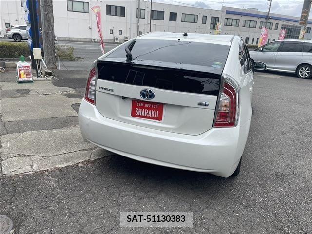 Toyota PRIUS 2013-04 247809-10