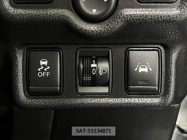 Nissan NOTE 2017-03 256937-15
