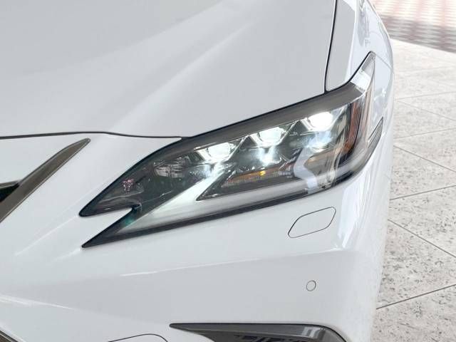 Lexus ES 2019-01 27367-15