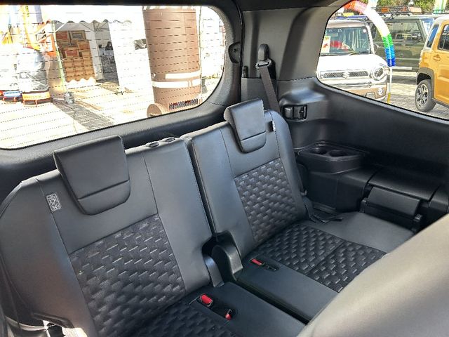 Toyota VOXY 2023-04 186265-7