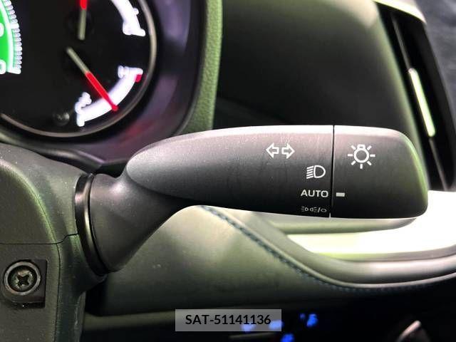 Toyota VOXY 2023-10 289979-7