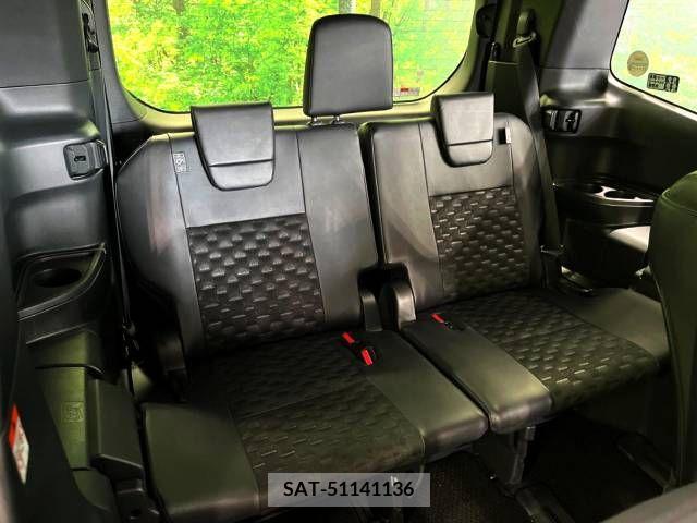 Toyota VOXY 2023-10 289979-13