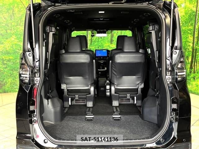 Toyota VOXY 2023-10 289979-14