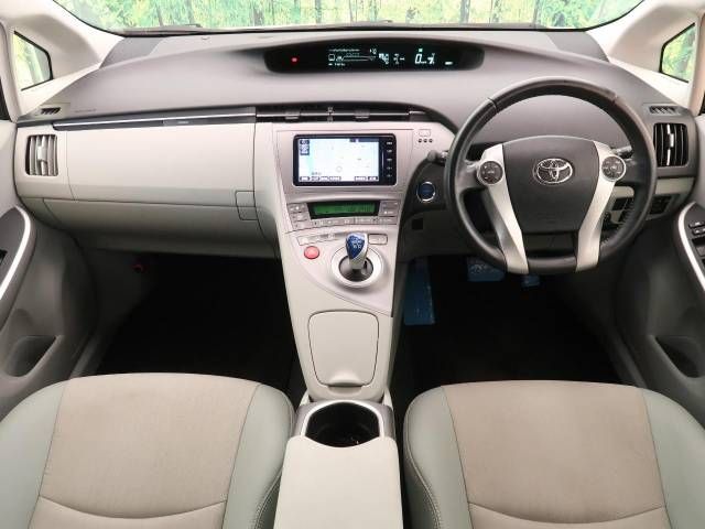 Toyota PRIUS 2014-11 194605-1