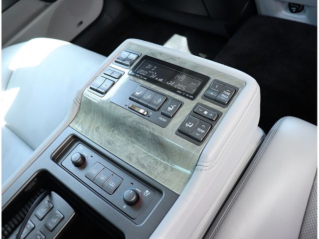 Lexus LS 2012-05 184089-20