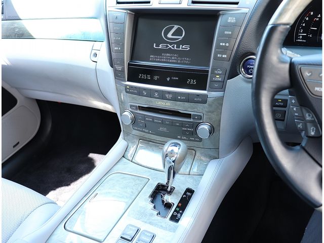 Lexus LS 2012-05 184089-3