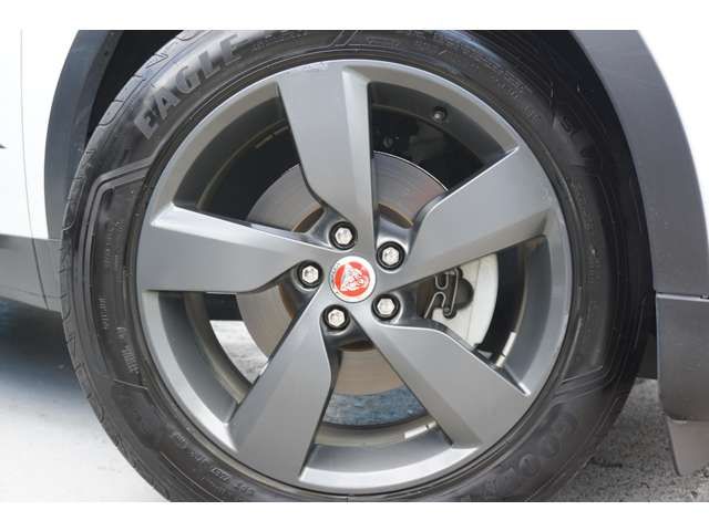 Jaguar E-PACE 2020-01 181121-18