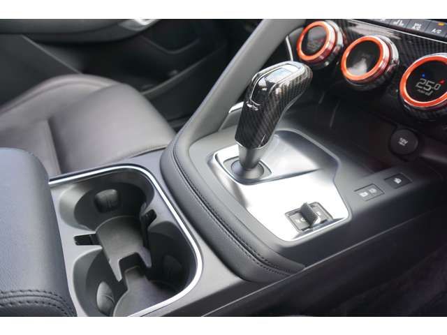 Jaguar E-PACE 2020-01 181121-8