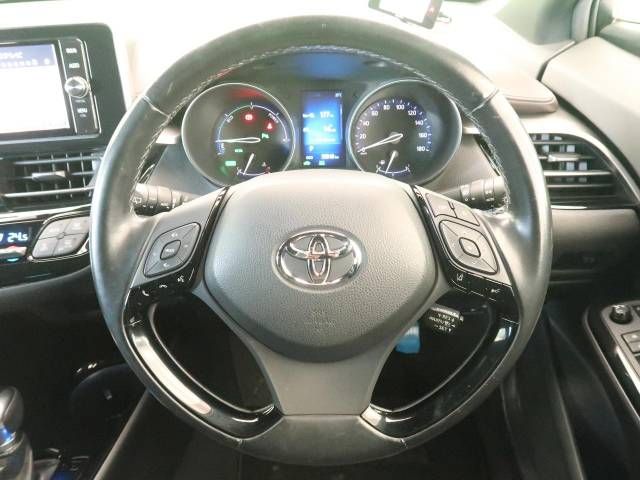 Toyota C-HR 2017-04 17947-11