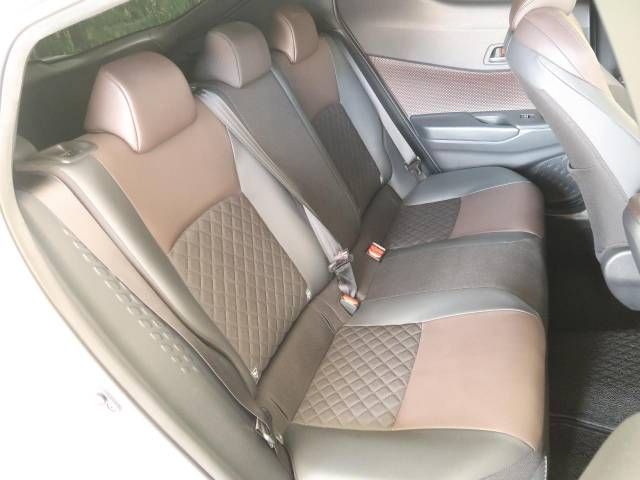 Toyota C-HR 2017-04 17947-9