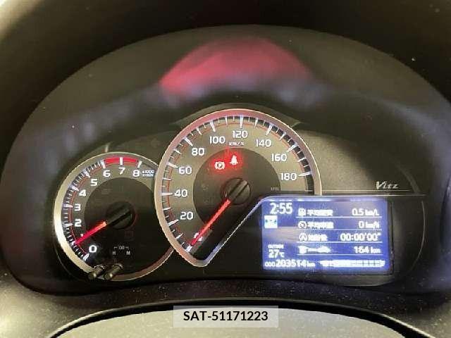 Toyota VITZ 2014-04 377232-8