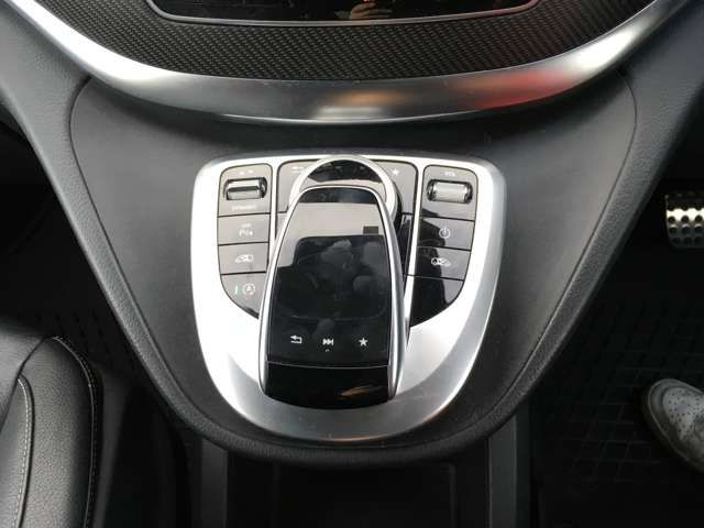 Mercedes Benz V-CLASS 2017-07 181182-19