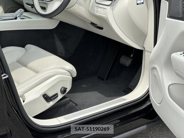 Volvo XC60 2021-11 288836-20