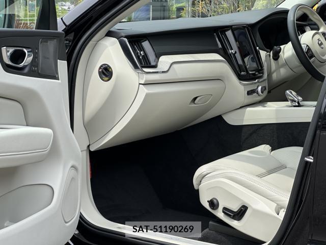 Volvo XC60 2021-11 288836-26