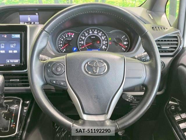 Toyota VOXY 2017-09 370457-12